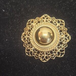 Vintage Trifari Gold Plated‎ Dome Brooch